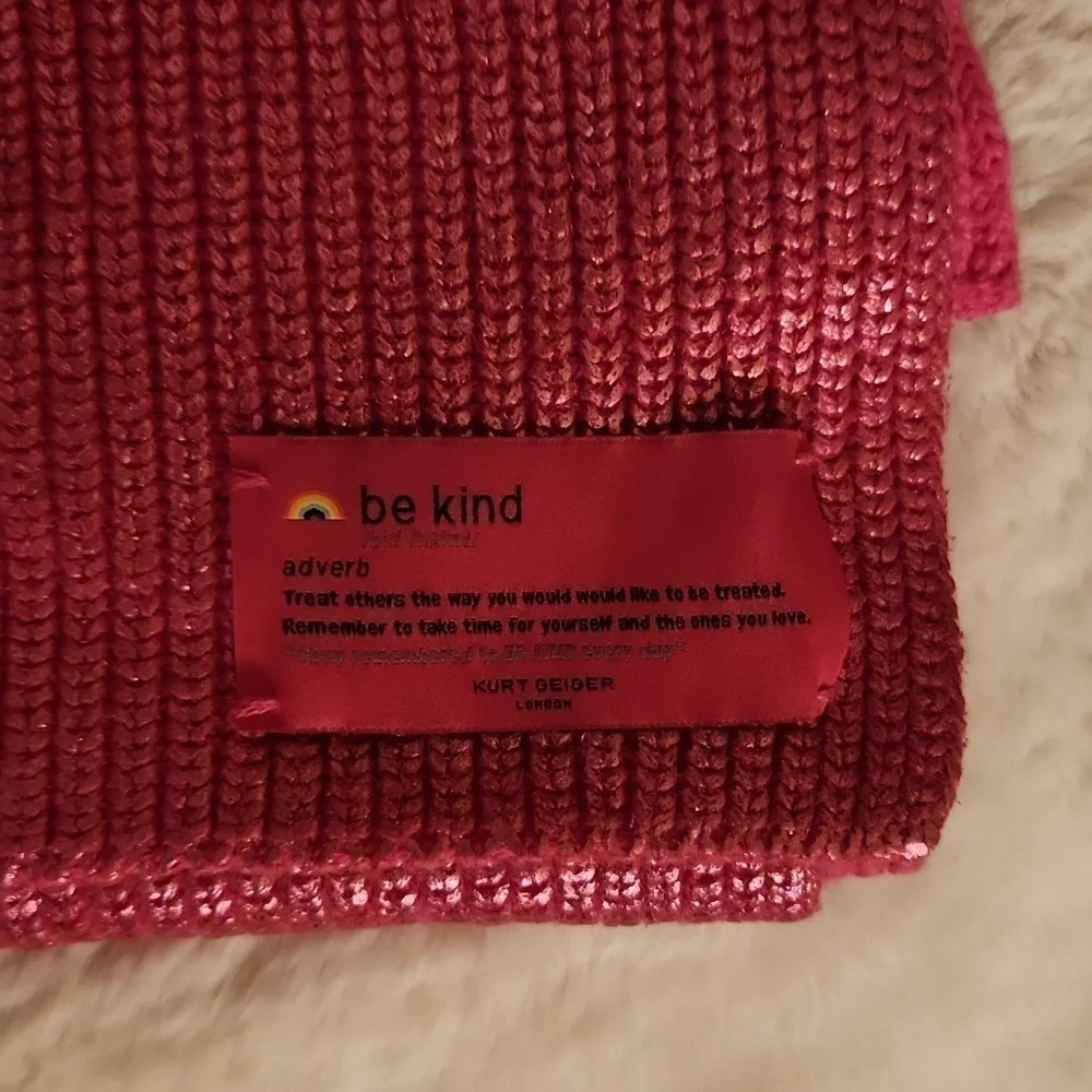 Nwot Kurt Geiger Pink Metallic Winter Scarf - Picture 5 of 6